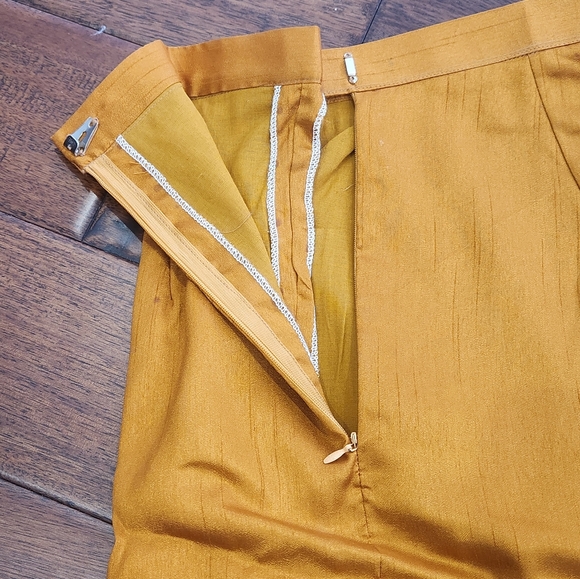 XS mustard gold suit - Picture 5 of 10